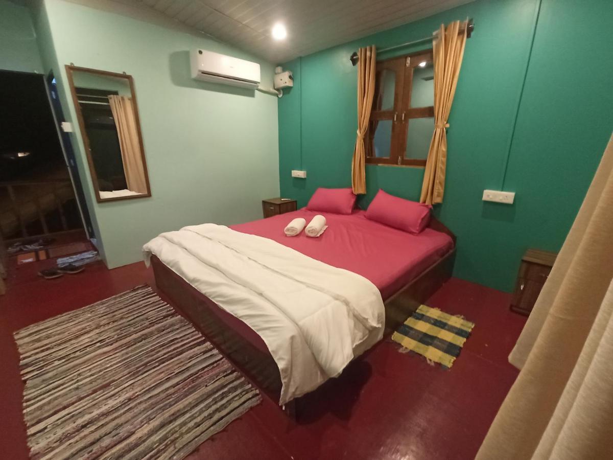 Casa Fiesta Sea Front Beach Huts Patnem Beach Esterno foto