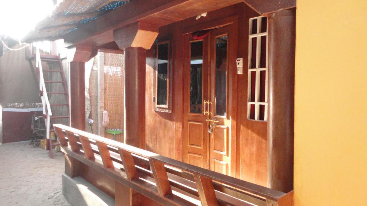 Casa Fiesta Sea Front Beach Huts Patnem Beach Esterno foto