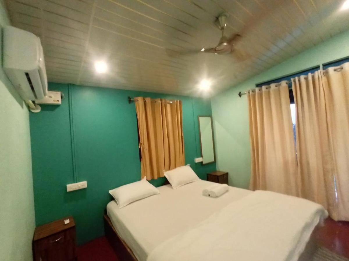 Casa Fiesta Sea Front Beach Huts Patnem Beach Esterno foto