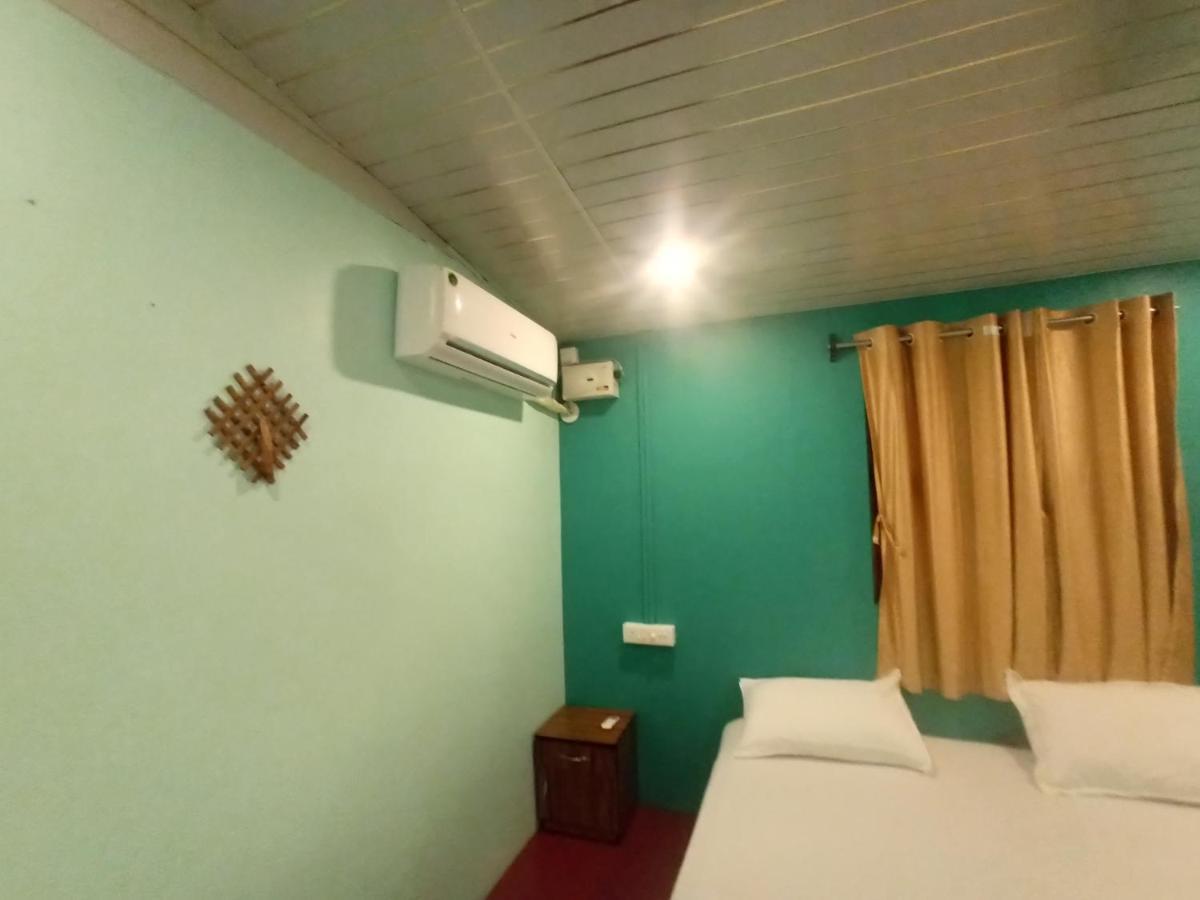 Casa Fiesta Sea Front Beach Huts Patnem Beach Esterno foto